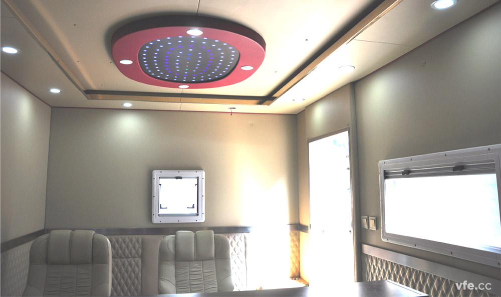 移動式高壓電機能效計量檢測平臺內部實景 移動式高壓電機能效計量檢測平臺內部實景