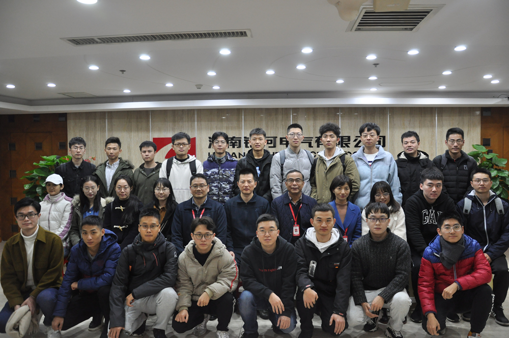 國防科大同學來訪銀河電氣參觀見學 國防科大同學來訪銀河電氣參觀見學