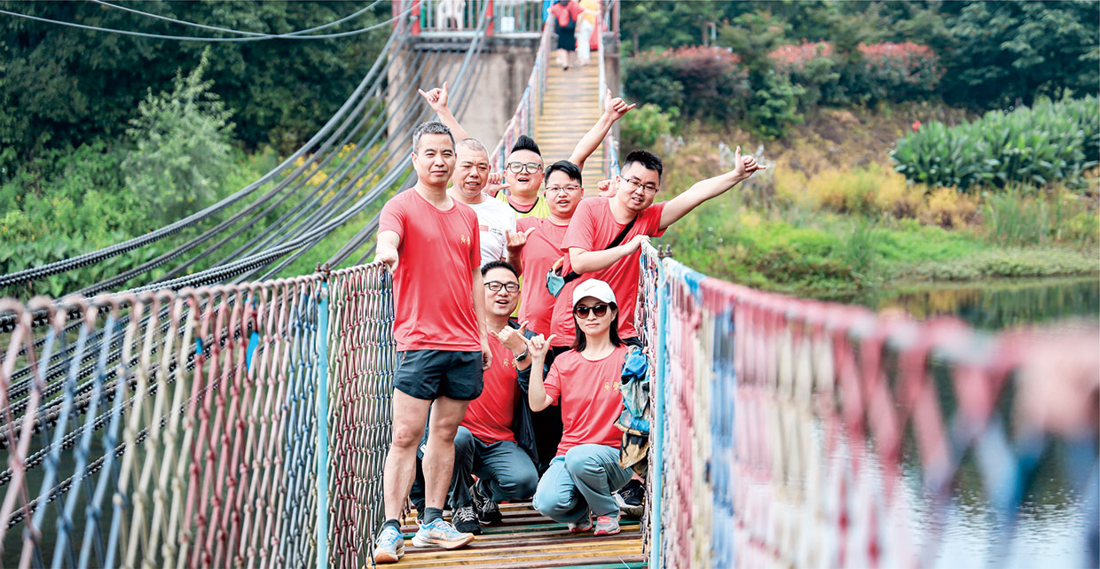 昂揚青春，砥礪前行