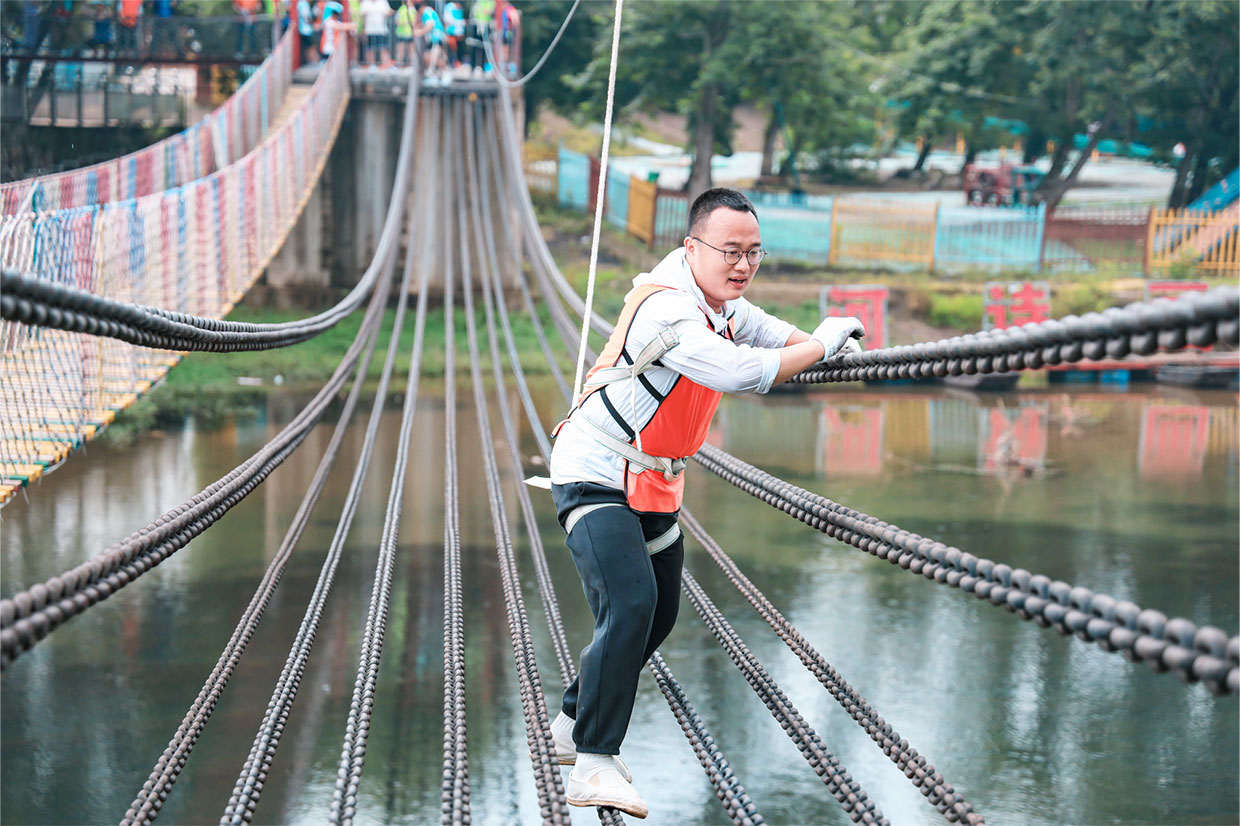 團(tuán)隊的力量 沖鋒沖鋒，沖向巔峰——沖鋒隊口號