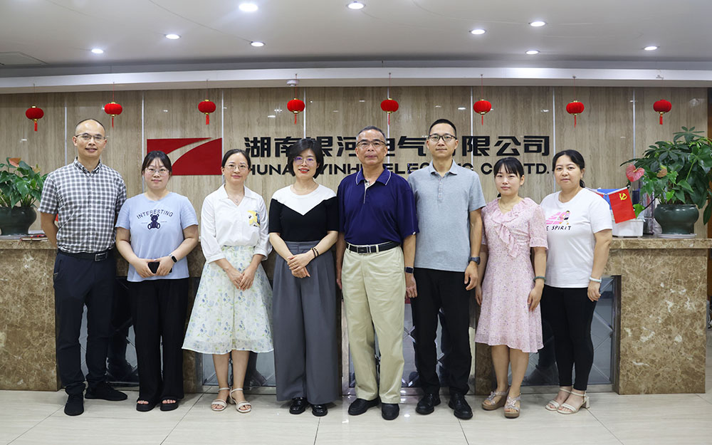 經開區人才局領導蒞臨我司指導 經開區人才局領導蒞臨我司指導